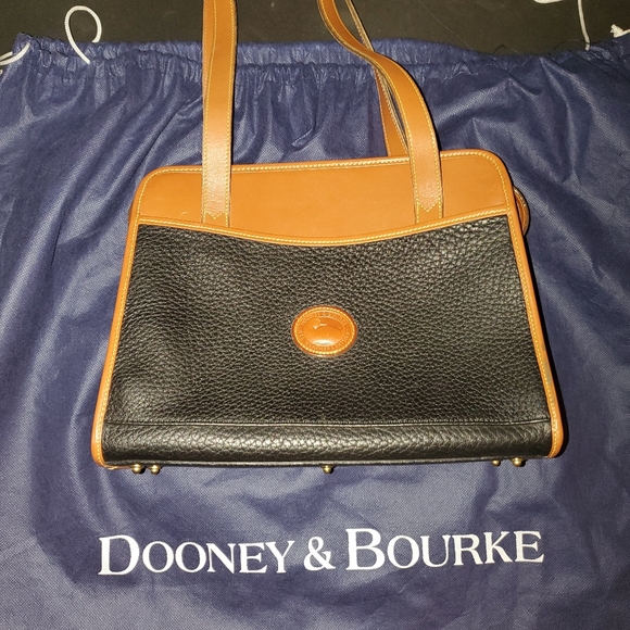 3 Dooney & Burke Womans Hand bags - Picture 2 of 8